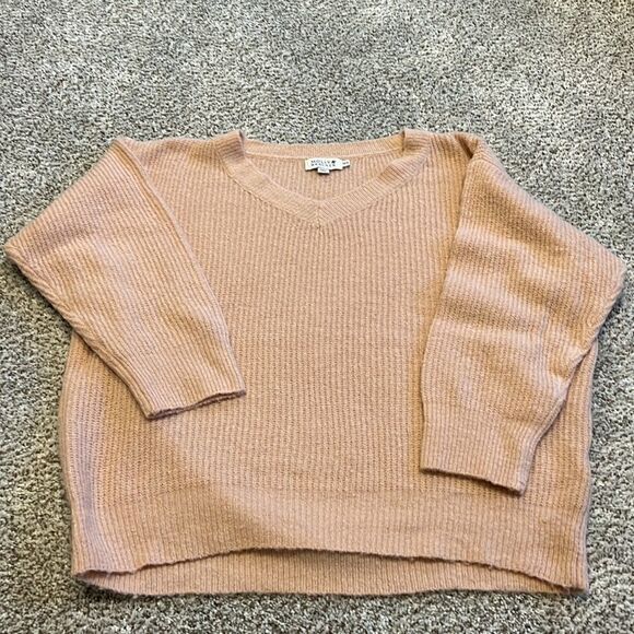 Molly Bracken V-neck Sweater  - Picture 4 of 4